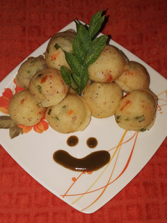 सूजी अप्पे (suji appe recipe in hindi) रेसिपी मुख्य फोटो
