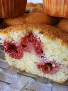 Φωτογραφία της συνταγής Raspberry Muffins - Κεκάκια με Σμέουρα