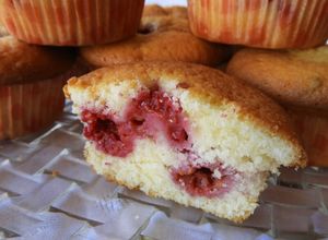 Φωτογραφία της συνταγής Raspberry Muffins - Κεκάκια με Σμέουρα