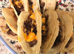 Una foto de Quesadillas de hamburguesa