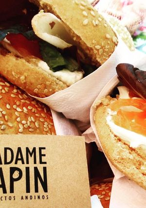 Una foto de Súper sandwiches de salmón curado y queso white!