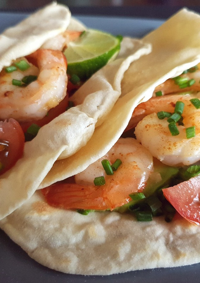 Una foto de Fajitas con Gambas 🦐 y Aguacate 🥑
