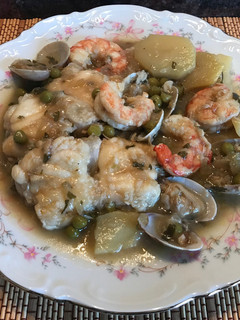Una foto de Rape con gambas y almejas