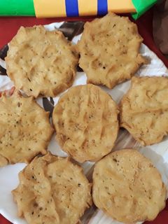 खस्ता मठरी (khasta mathri recipe in Hindi) रेसिपी मुख्य फोटो