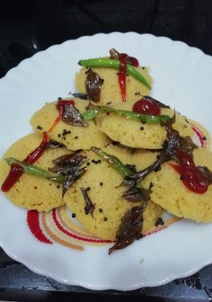 A picture of Idli Dhokla.