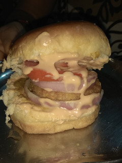 बर्गर (burger recipe in hindi) रेसिपी मुख्य फोटो