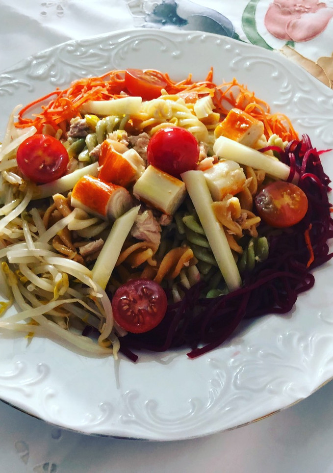 Una foto de Ensalada de pasta con atún