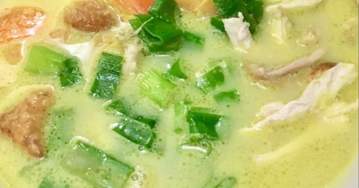 Soto ayam betawi kuah santan susu