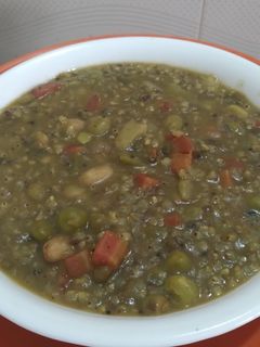 બાજરા ની મસાલા ખીચડી (Bajra Masala Khichdi Recipe In Gujarati) રેસીપી મુખ્ય ફોટો