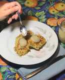 Latkes de papa con compota de pera al jengibre