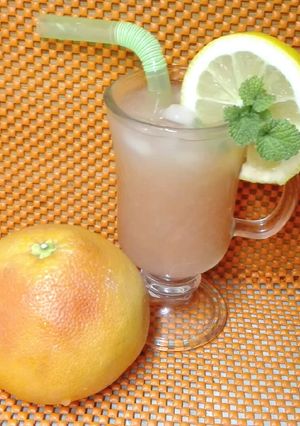 Grapefruit-citrom koktél 🍹 recept fotója