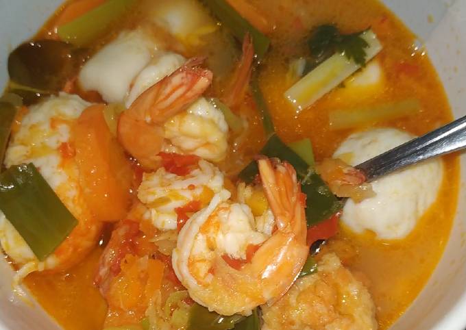 Resep Tomyam Udang Bakso Seafood Oleh Dewi Siti Nurfazriah Cookpad