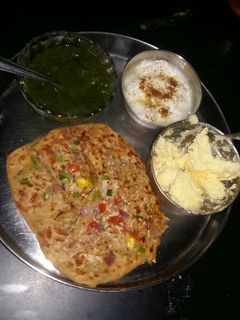 चीज़ पनीर कॉर्न परांठा (Cheese Paneer corn paratha recipe in Hindi) रेसिपी मुख्य फोटो