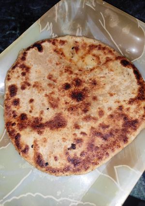 आलू गोभी का पराठा (aloo gobi ka paratha recipe in Hindi) रेसिपी मुख्य फोटो