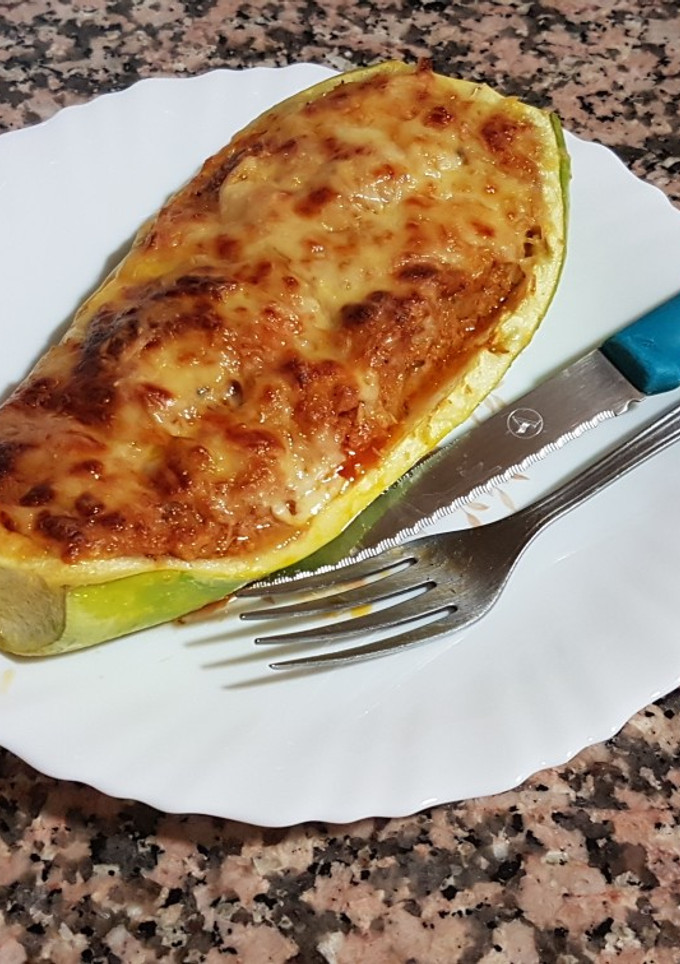 Una foto de Calabacín relleno de atún