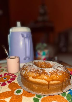 Una foto de Torta de vainilla con dulce de leche y coco🍩👩🏻🍳