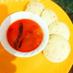 A picture of Idli sambhar.