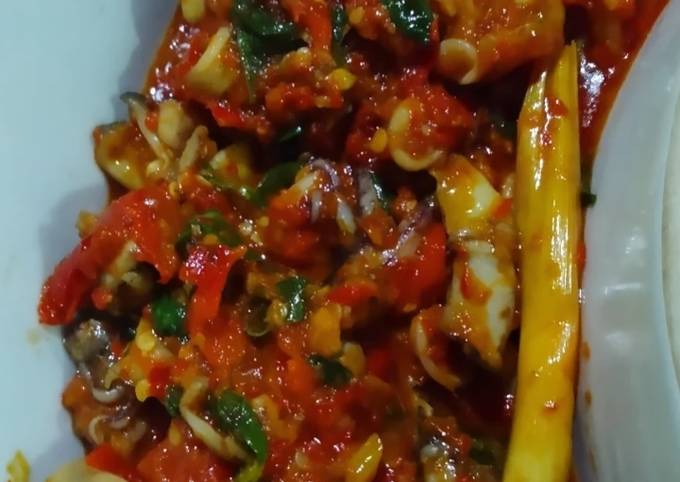 Cara membuat Cumi sambal rica-rica daun kemangi Cara membuat Cumi sambal rica-rica daun kemangi
