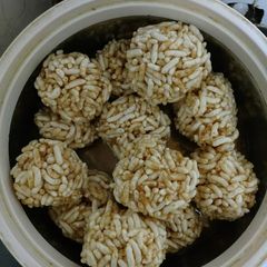 A picture of Mudi ke laddoo.