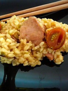 Una foto de Arroz con pavo al estilo oriental