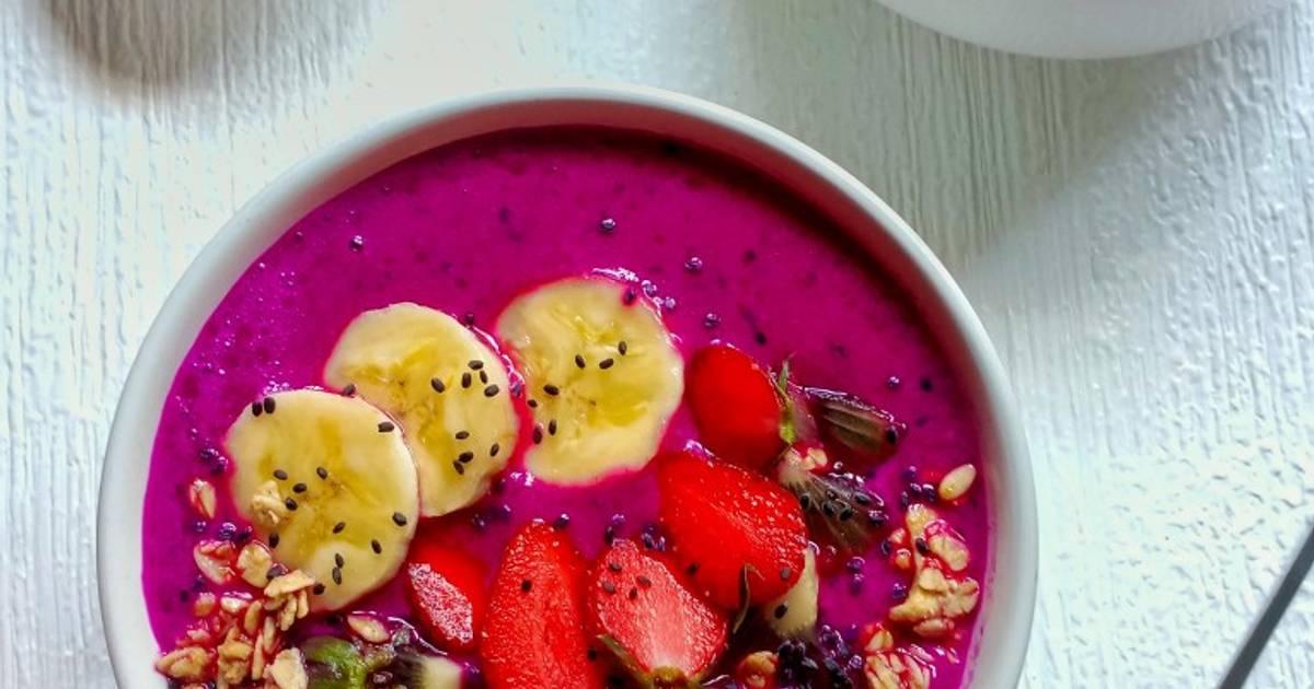 Resep Smoothies Bowl Buah Naga Merah mix Pisang Ambon oleh Evana Tati