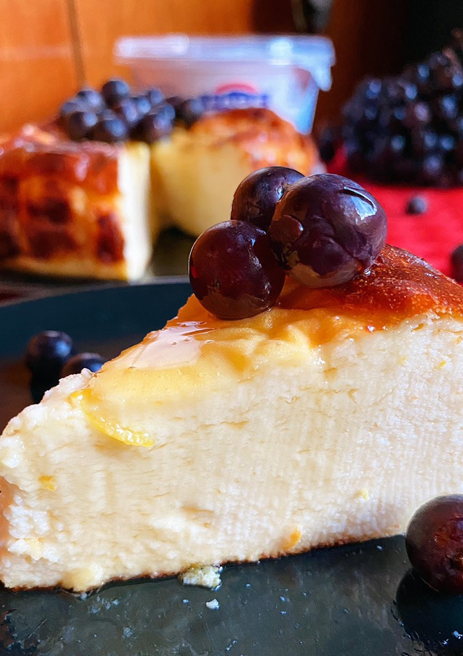 Una foto de Tarta de yogur y miel