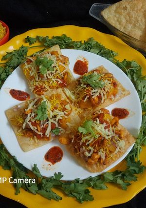 પાપડી ચાટ (Papdi Chaat Recipe In Gujarati) રેસીપી મુખ્ય ફોટો