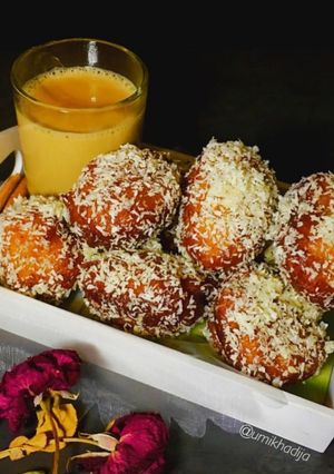A picture of Salwaa's Koeksisters.