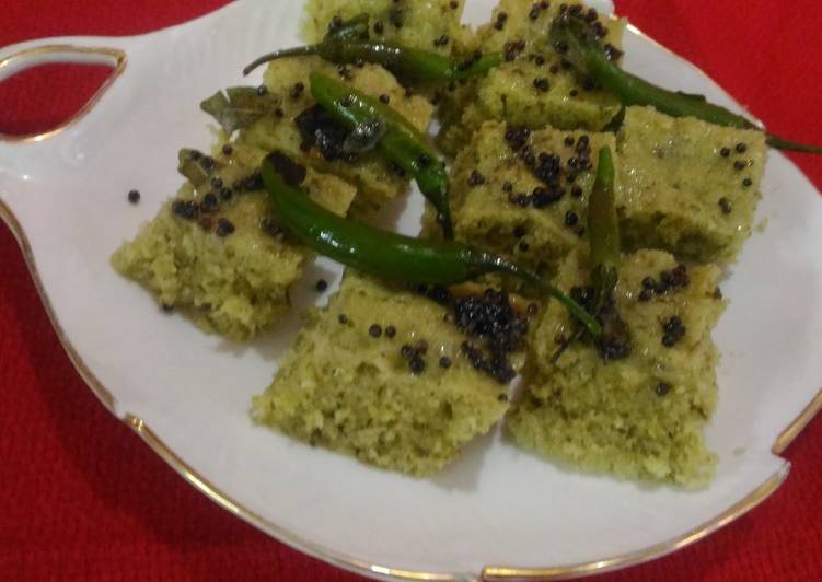 Steps to Prepare Award-winning Spinach oats dhokla