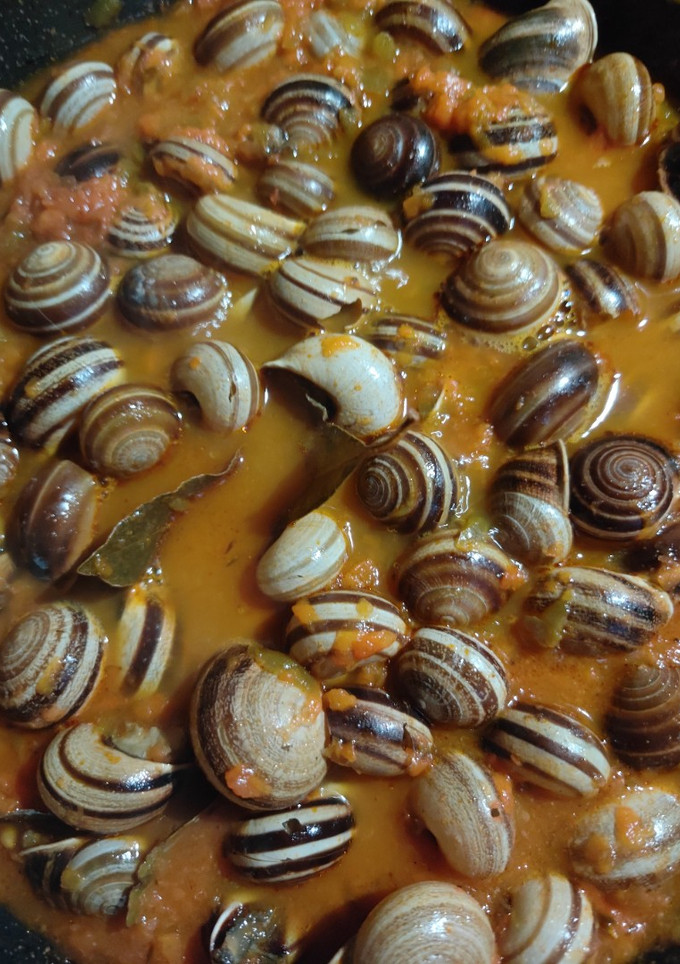 Una foto de Caracoles en salsa picante