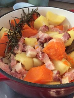 Une photo de Pommes de terre et Courge musquée au lard