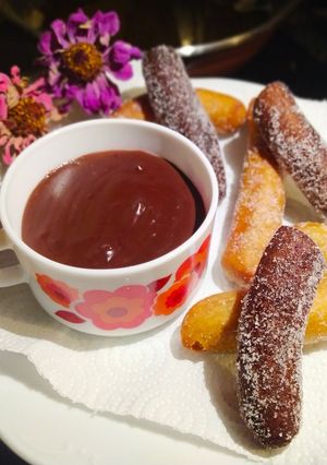 Una foto de Churros "Sol y Sombra" con Manga Pastelera