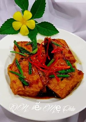 Hình của món Đậu hũ dồn thịt chiên sốt dầu hào.