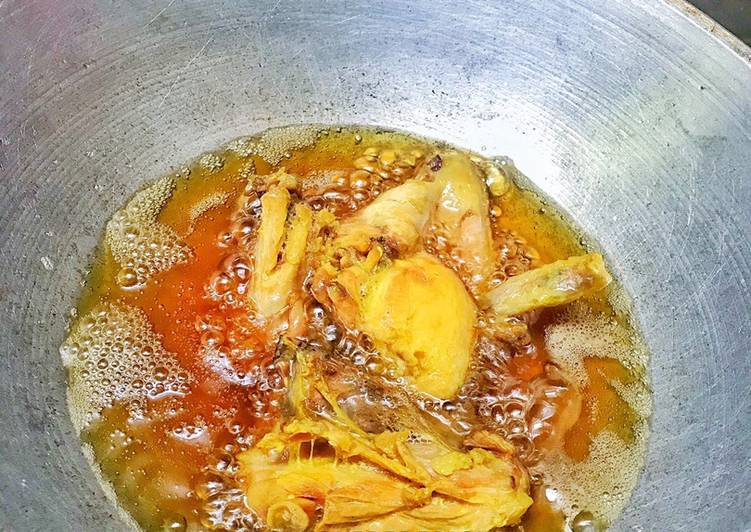 Cara Gampang Membuat Ayam ungkep bumbu kuning (rempah rempah jawa) yang Bikin Ngiler