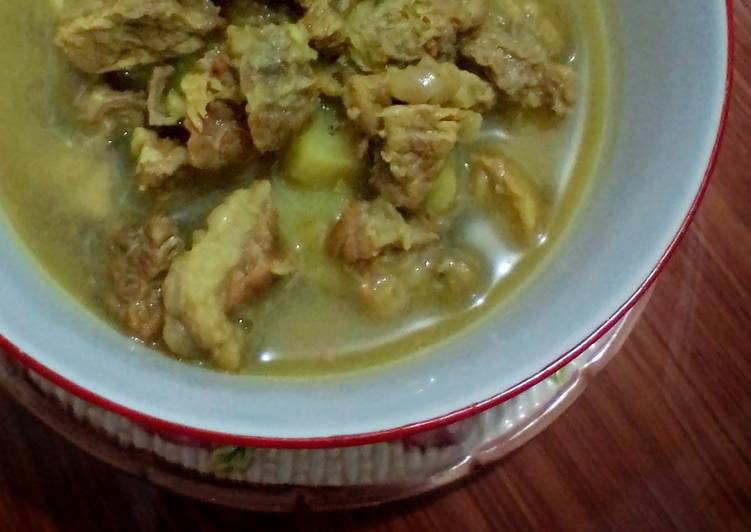 Bagaimana Menyiapkan Soto Daging Sapi &amp; Kentang (no santan), Lezat