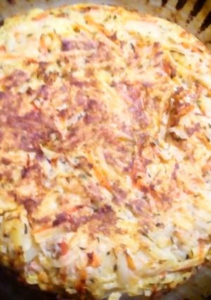 Una foto de Tortilla de papa y zanahoria🥕🥔♥️😋