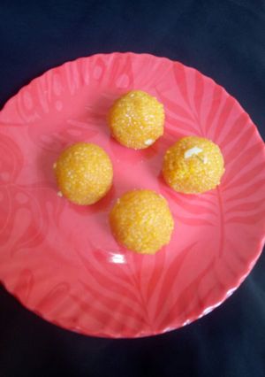 बूंदी का लड्डू (Boondi ka laddu recipe in hindi) रेसिपी मुख्य फोटो