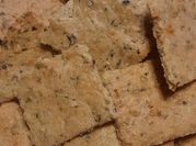 Una foto de crackers de masa