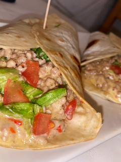 Una foto de Burritos con nata