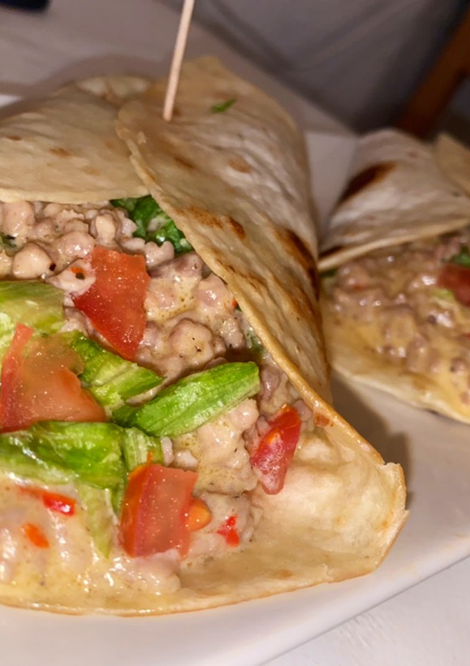Una foto de Burritos con nata
