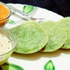 A picture of Coriander-flavoured Idli.
