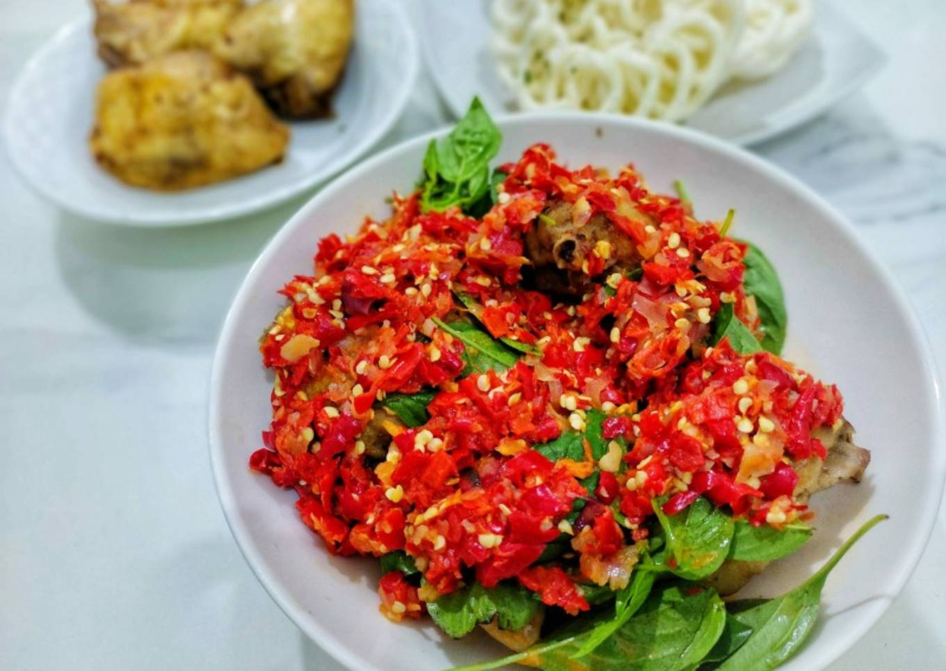 Ayam kukus siram sambal cobek. Nikmat tanpa minyak!