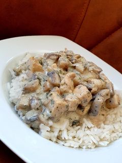Tárkonyos gombás csirkeragu recept fotója