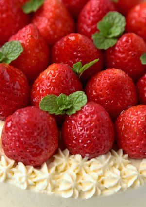 A picture of [Anita♥sweet] Strawberry Whipped Cream Cake (Milk Tea Chiffon Cake).