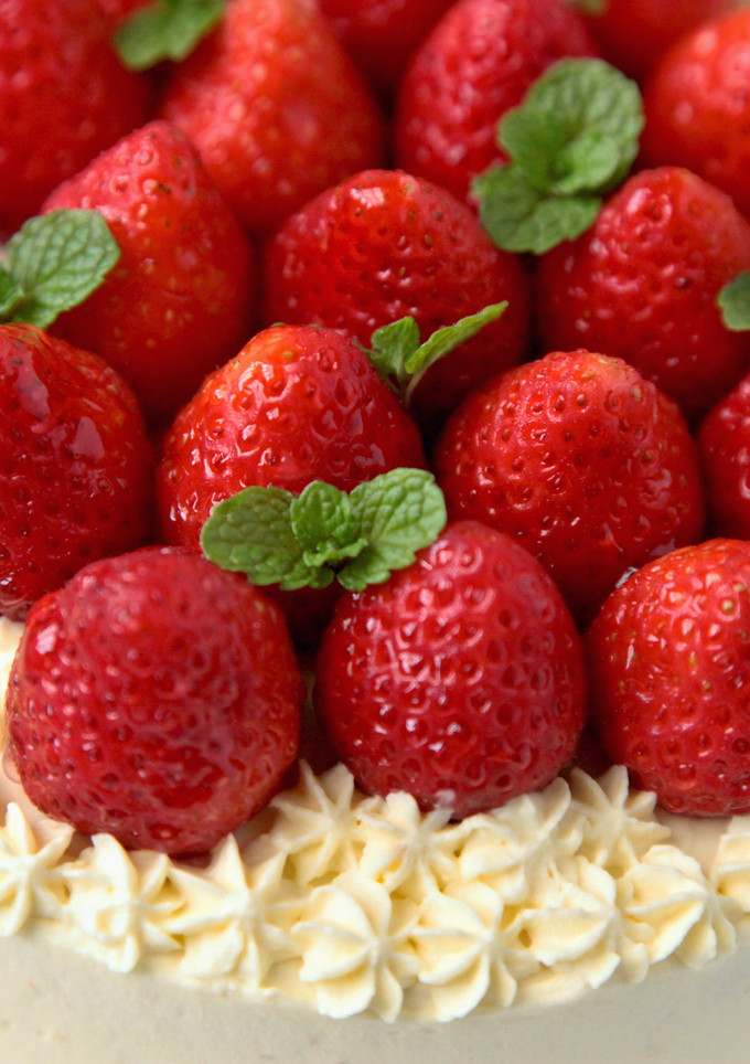 A picture of [Anita♥sweet] Strawberry Whipped Cream Cake (Milk Tea Chiffon Cake).