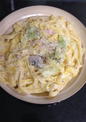 A picture of Really easy creamy pasta. :).
