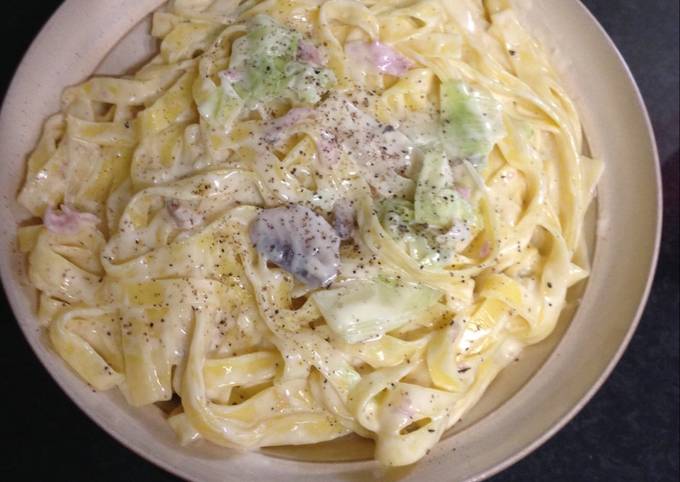 Really easy creamy pasta. :)