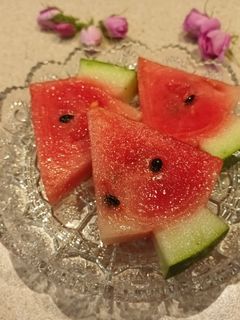 عکسی از دستور برشهای هندوانه به شکل کاج