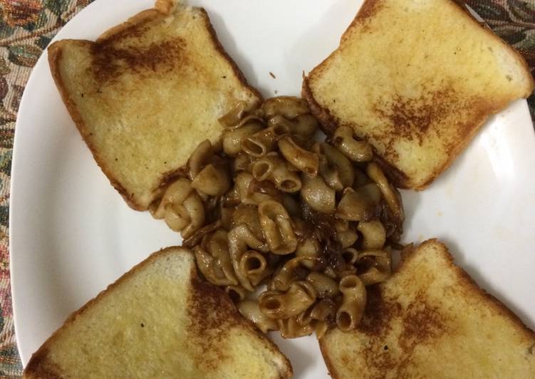 Recipe of Homemade Garlic bread with macaroni pasta