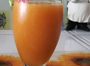 Una foto de Batido Tres L (Lechosa, Lechuga y Limón)